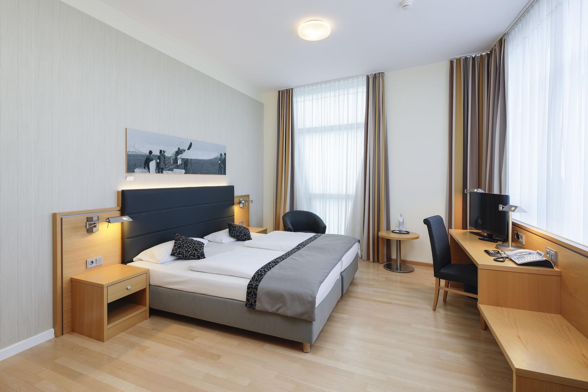Airporthotel Berlin-Adlershof מראה חיצוני תמונה