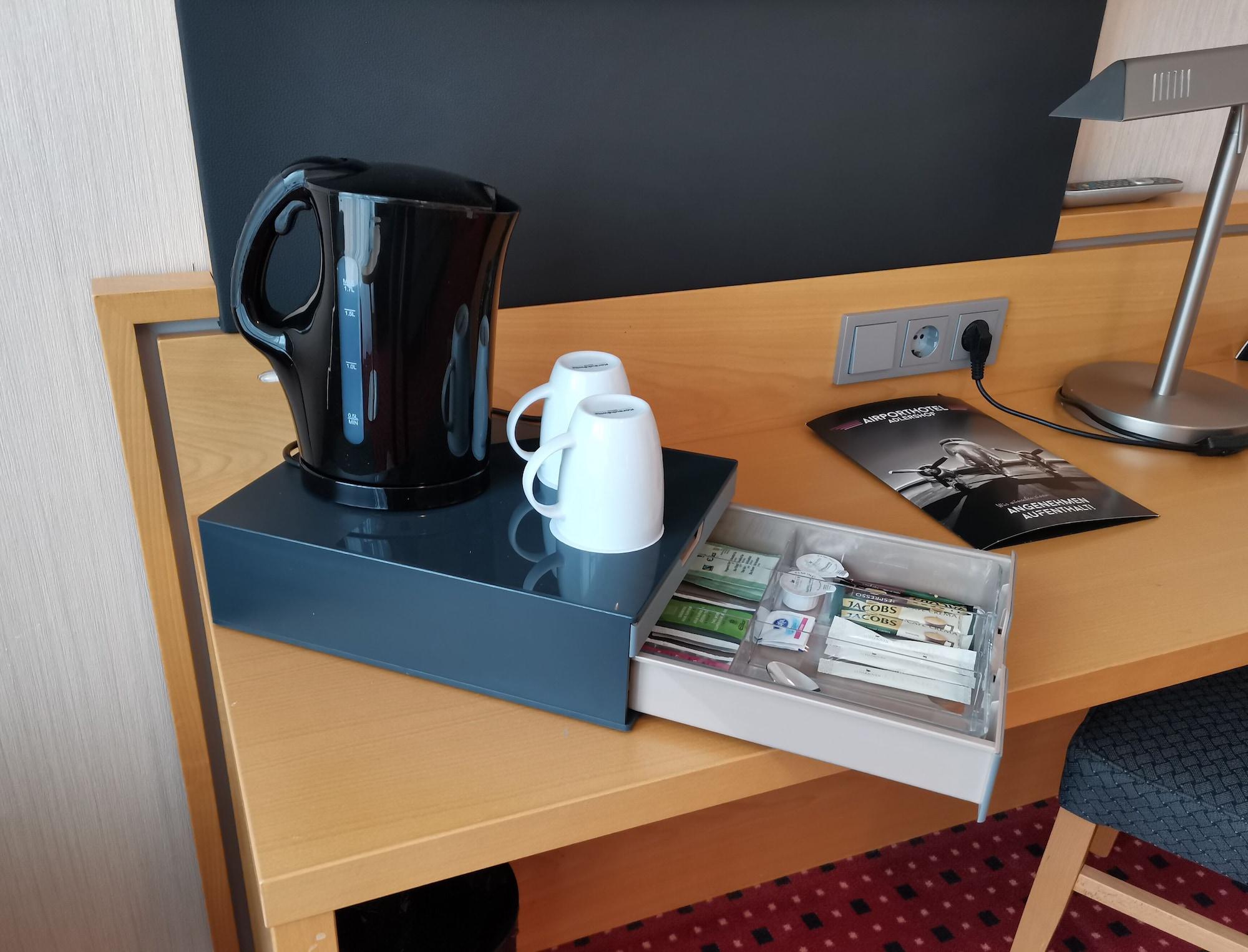 Airporthotel Berlin-Adlershof מראה חיצוני תמונה