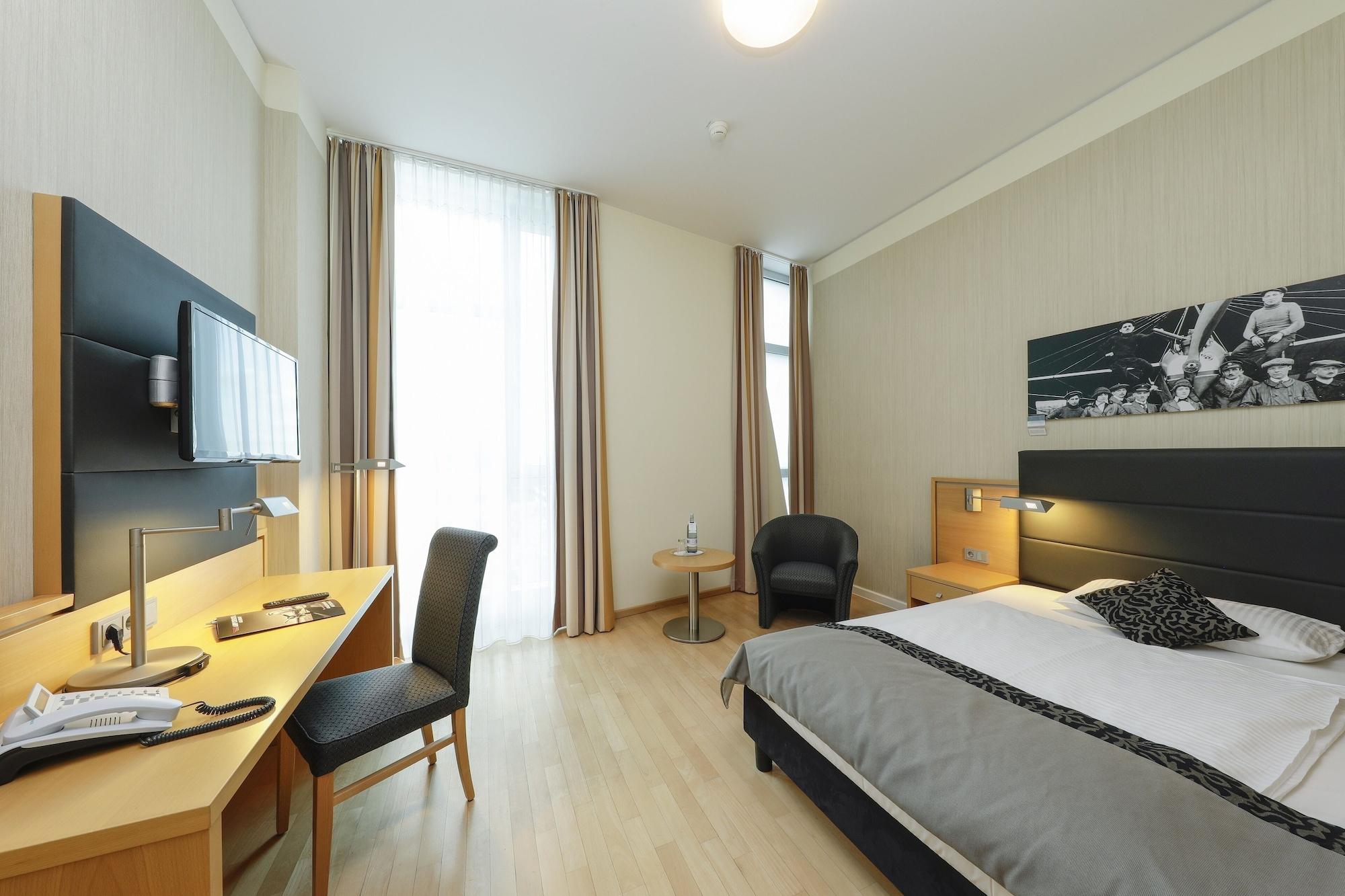 Airporthotel Berlin-Adlershof מראה חיצוני תמונה