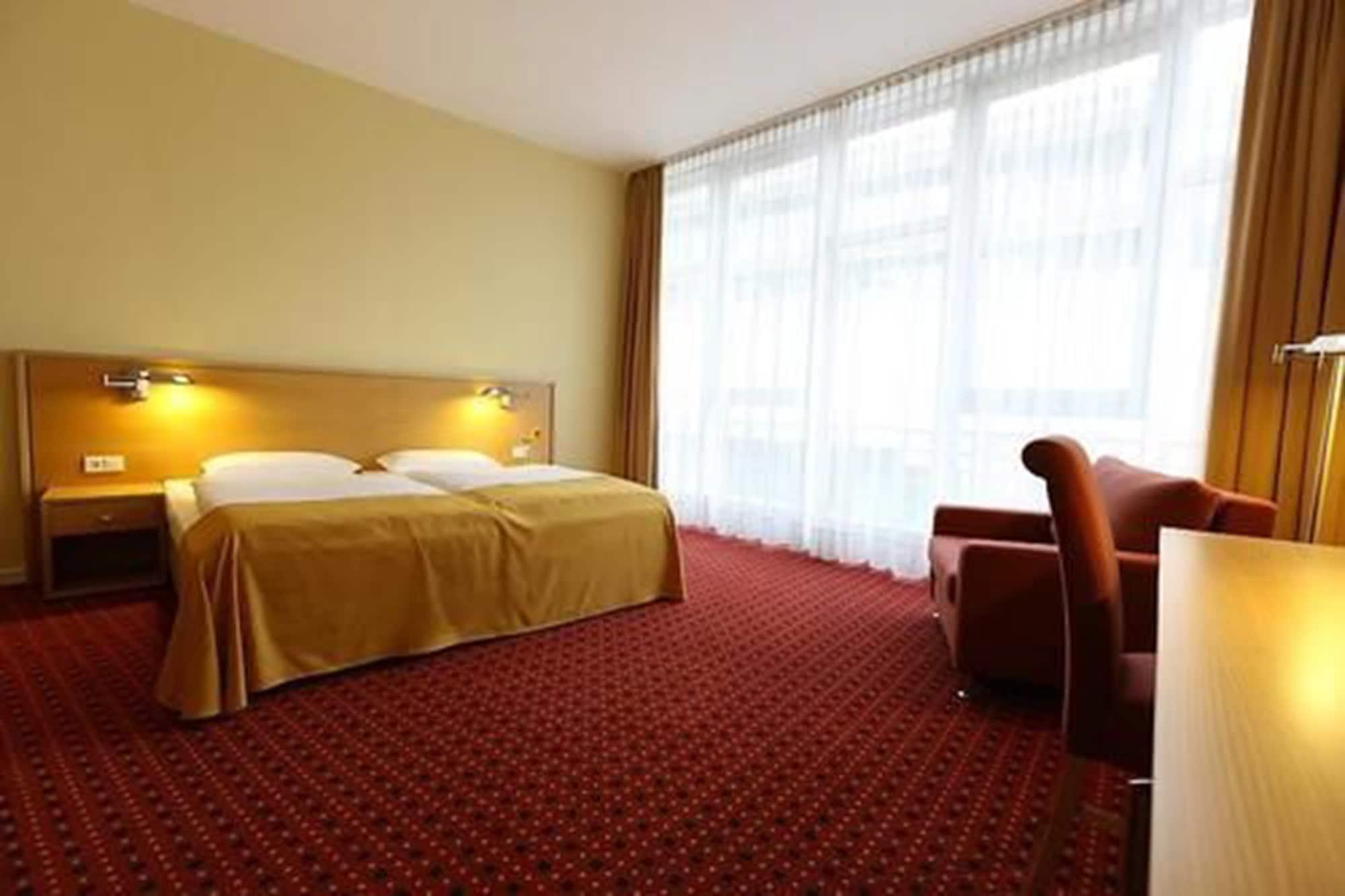 Airporthotel Berlin-Adlershof מראה חיצוני תמונה
