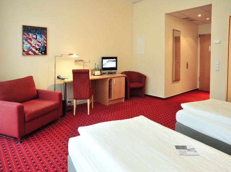 Airporthotel Berlin-Adlershof מראה חיצוני תמונה